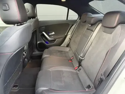 Photo 21 Mercedes Classe A  200 7G-DCT