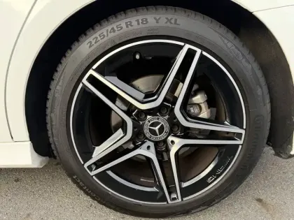 Photo 6 Mercedes Classe A  200 7G-DCT