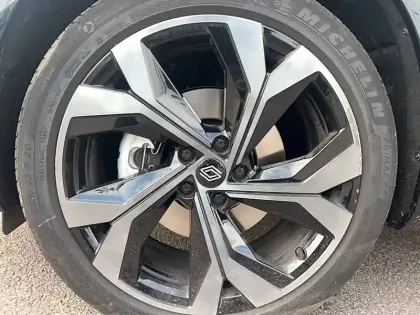 Photo 17 Renault Austral  E-Tech full hybrid 200 GSR2