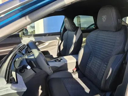 Photo 4 Peugeot 3008  Plug-in Hybrid 195 e-DCS7