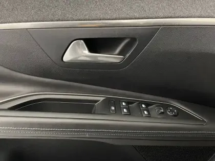 Photo 28 Peugeot 3008  1.2 Puretech 130ch S&S BVM6