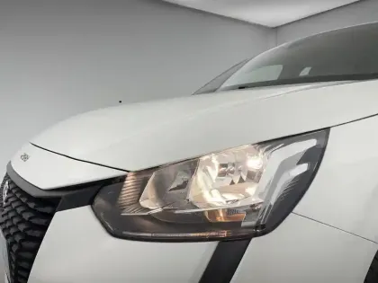 Photo 28 Peugeot 208  BLUEHDI 100 S&S BVM6