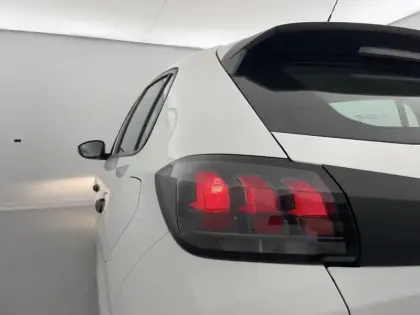 Photo 24 Peugeot 208  BLUEHDI 100 S&S BVM6