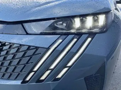 Photo 15 Peugeot 3008  Hybrid 145 e-DCS6