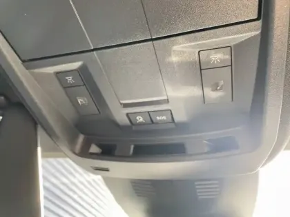 Photo 18 Peugeot 3008  Hybrid 145 e-DCS6