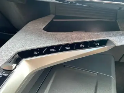 Photo 14 Peugeot 3008  Hybrid 145 e-DCS6