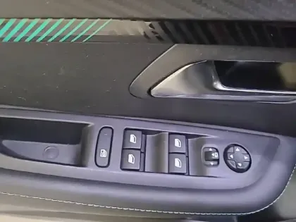 Photo 30 Peugeot 208  PureTech 100 S&S BVM6