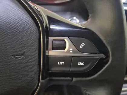 Photo 28 Peugeot 208  PureTech 100 S&S BVM6