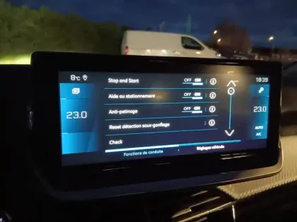 Photo 6 Peugeot 208  PureTech 100 S&S BVM6