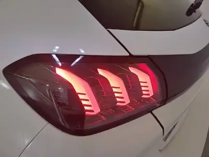 Photo 16 Peugeot 208  PureTech 100 S&S EAT8