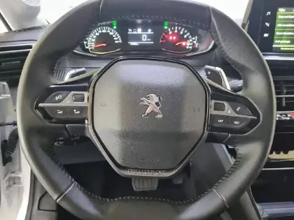 Photo 8 Peugeot 208  PureTech 100 S&S EAT8