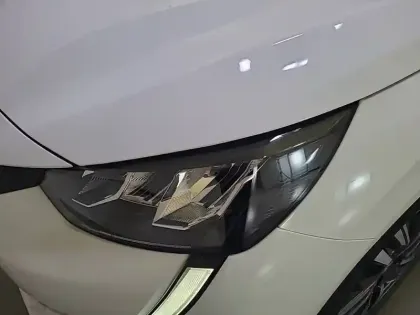 Photo 15 Peugeot 208  PureTech 100 S&S EAT8