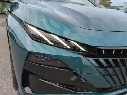 Photo 15 Peugeot 308  Hybrid 145 e-DCS6