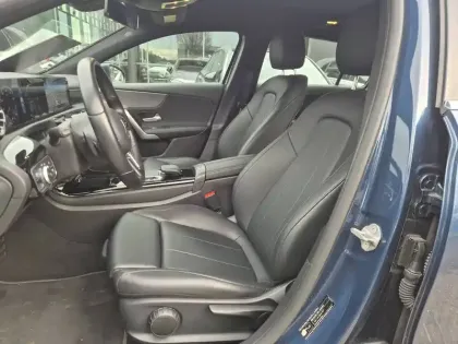 Photo 10 Mercedes Classe A  180 d 8G-DCT