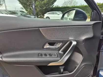 Photo 11 Mercedes Classe A  180 d 8G-DCT