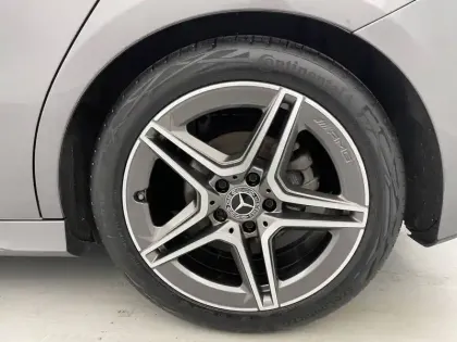 Photo 33 Mercedes Classe A  200 d 8G-DCT