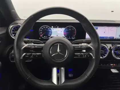 Photo 39 Mercedes Classe A  200 d 8G-DCT