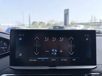 Photo 28 Peugeot 3008  BlueHDi 130ch S&S EAT8