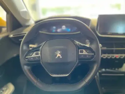 Photo 37 Peugeot 208  PureTech 100 S&S BVM6