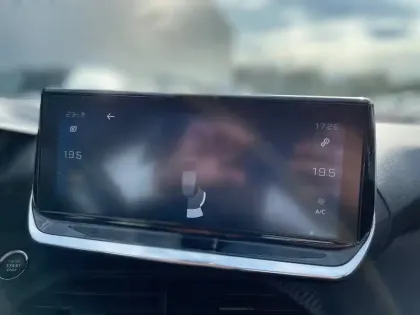 Photo 58 Peugeot 208  PureTech 100 S&S BVM6