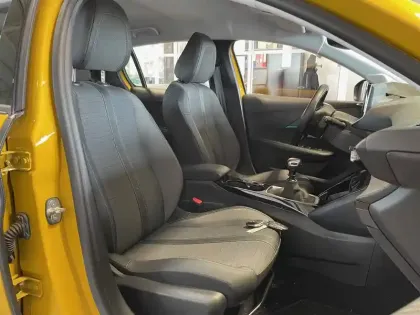 Photo 35 Peugeot 208  PureTech 100 S&S BVM6