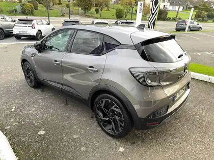 Photo 31 Renault Captur  E-Tech full hybrid 160 ch