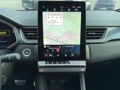 Photo 11 Renault Captur  E-Tech full hybrid 160 ch