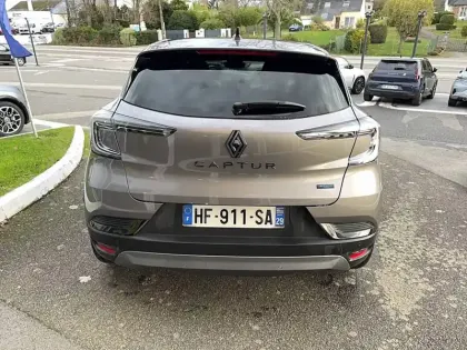 Photo 3 Renault Captur  E-Tech full hybrid 160 ch