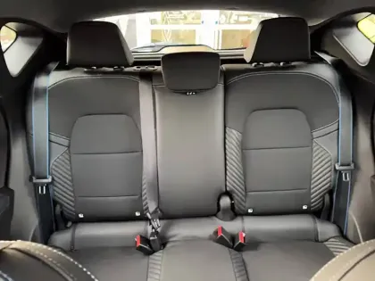 Photo 43 Renault Captur  E-Tech full hybrid 160 ch