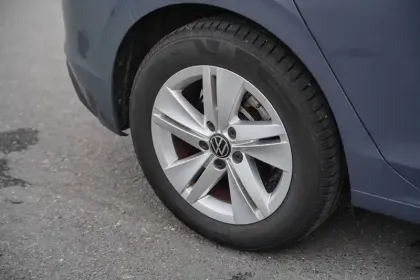 Photo 9 Volkswagen Golf  1.0 eTSI OPF 110 DSG7