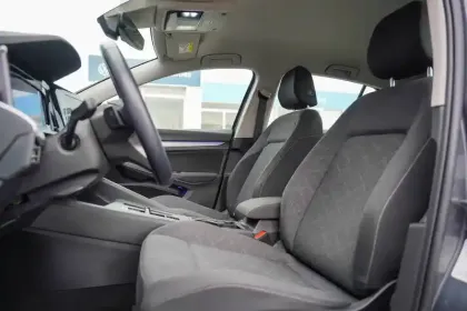 Photo 17 Volkswagen Golf  1.0 eTSI OPF 110 DSG7