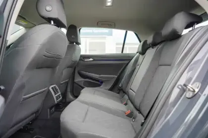 Photo 19 Volkswagen Golf  1.0 eTSI OPF 110 DSG7