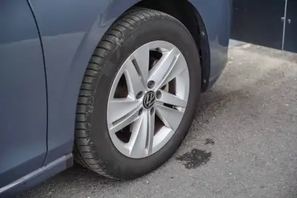 Photo 8 Volkswagen Golf  1.0 eTSI OPF 110 DSG7