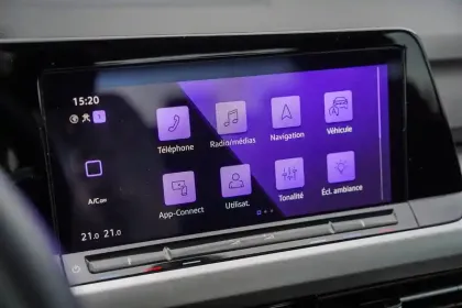 Photo 26 Volkswagen Golf  1.0 eTSI OPF 110 DSG7