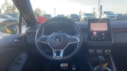 Photo 22 Renault Clio  E-Tech hybride 145