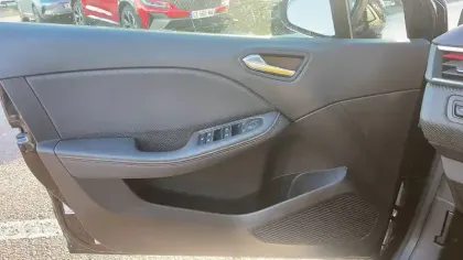 Photo 30 Renault Clio  E-Tech hybride 145