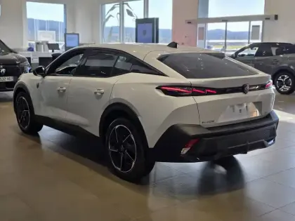 Photo 9 Peugeot 408  Electrique 58 kWh 210ch