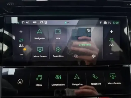 Photo 13 Peugeot 308  Hybrid 145 e-DCS6