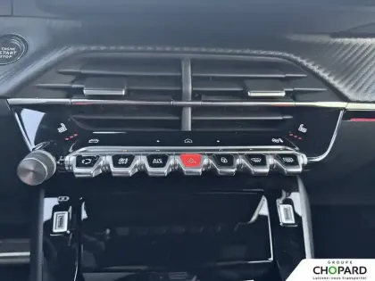 Photo 13 Peugeot 2008  Hybrid 145 e-DCS6