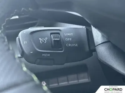 Photo 18 Peugeot 2008  Hybrid 145 e-DCS6