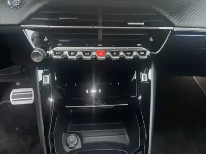 Photo 16 Peugeot 2008  Hybrid 145 e-DCS6