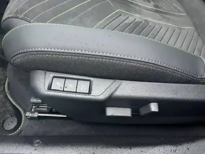 Photo 7 Peugeot 2008  Hybrid 145 e-DCS6