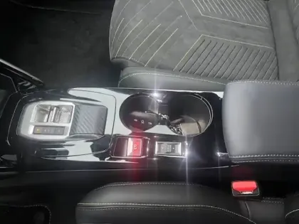 Photo 14 Peugeot 2008  Hybrid 145 e-DCS6