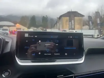 Photo 13 Peugeot 2008  Hybrid 145 e-DCS6