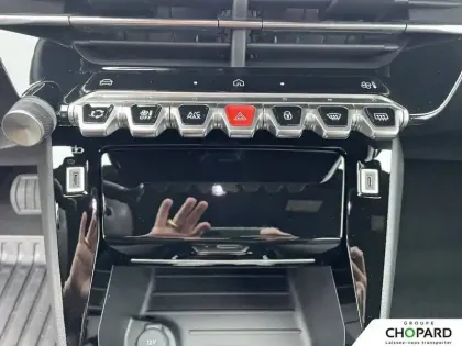 Photo 13 Peugeot 2008  Hybrid 145 e-DCS6