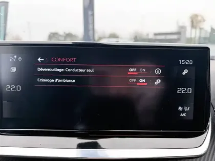 Photo 33 Peugeot 2008  PureTech 130 S&S EAT8