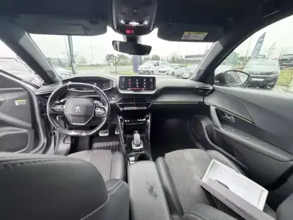 Photo 23 Peugeot 2008  PureTech 130 S&S EAT8