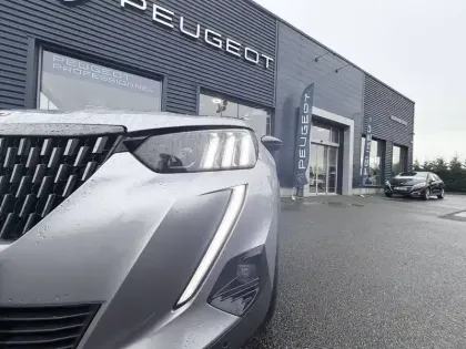 Photo 19 Peugeot 2008  PureTech 130 S&S EAT8