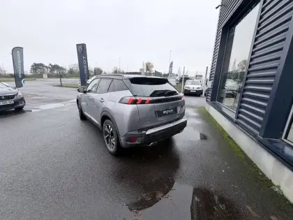 Photo 6 Peugeot 2008  PureTech 130 S&S EAT8