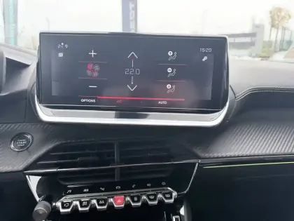 Photo 25 Peugeot 2008  PureTech 130 S&S EAT8